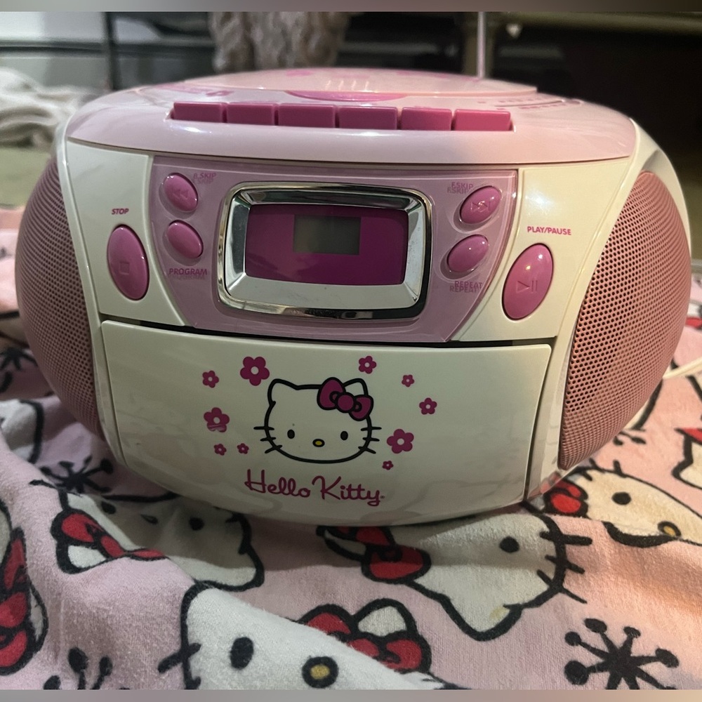Hello Kitty Radio, Cassette Player, CD Player.